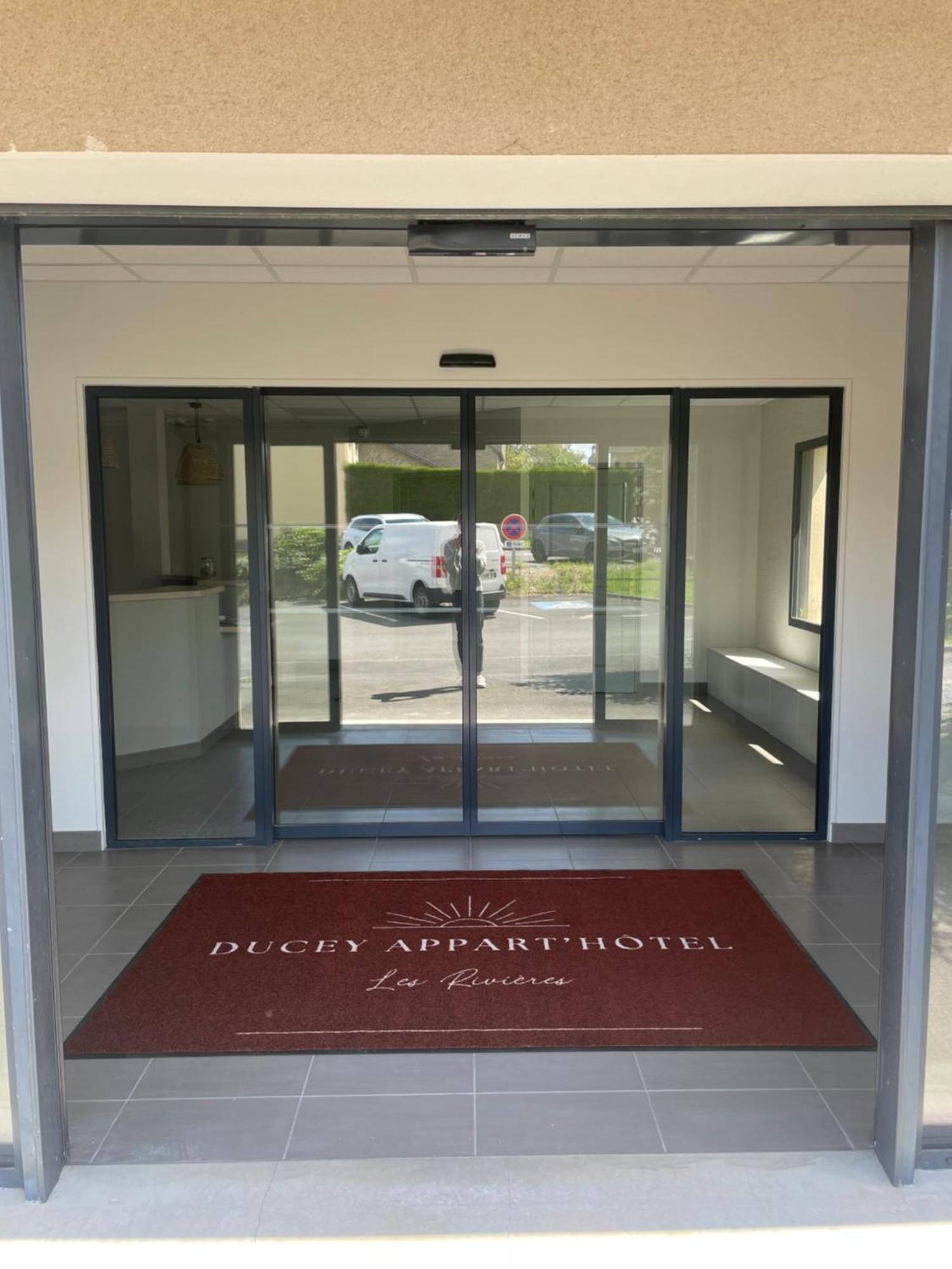 Ducey Appart'Hotel - Les Rivieres Eksteriør billede